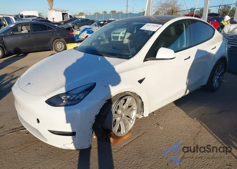 2021 Tesla Model Y Long Range Dual Motor All-Wheel Drive z USA, uszkodzony, nr VIN 5YJYGDEE1MF087375